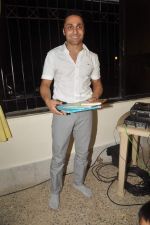 Rahul Bose at Celebrate Bandra book reading for kids in D Monte Park on 12th Nov 2011 (38).JPG